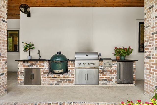3753 Cooper Court, College Station, TX 77845
