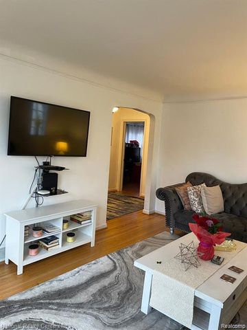 2000 Byrd Street, Dearborn, MI 48124