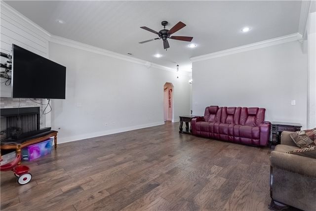 1100 Huntleigh Drive, Bentonville, AR 72713