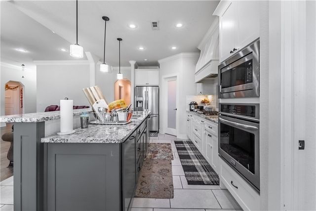 1100 Huntleigh Drive, Bentonville, AR 72713