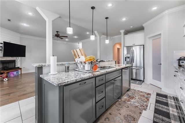 1100 Huntleigh Drive, Bentonville, AR 72713