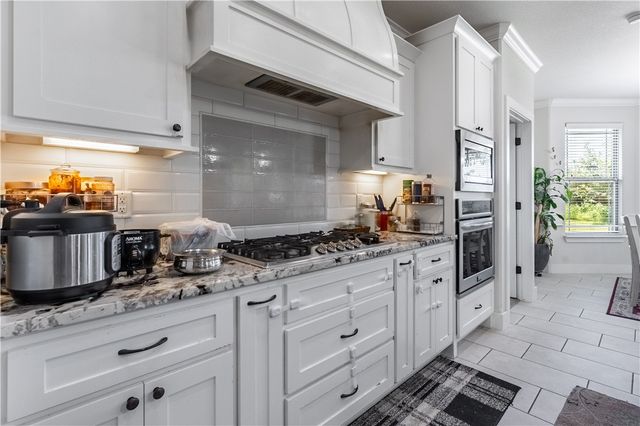1100 Huntleigh Drive, Bentonville, AR 72713