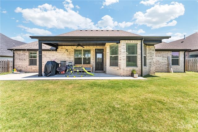 1100 Huntleigh Drive, Bentonville, AR 72713