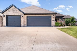 1100 Huntleigh Drive, Bentonville, AR 72713