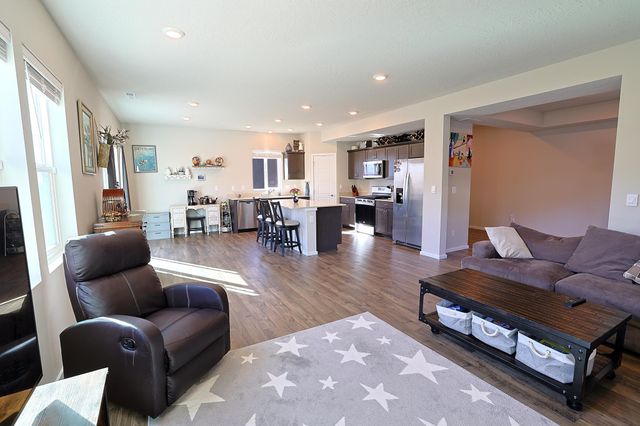 8211 S Avery Rd, Cheney, WA 99004