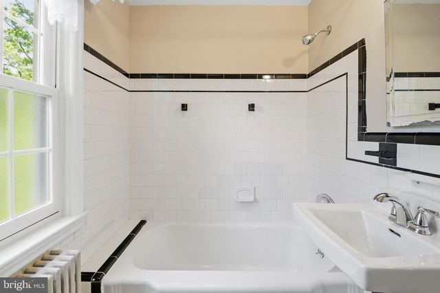415 S ROLLING RD, Baltimore, MD 21228