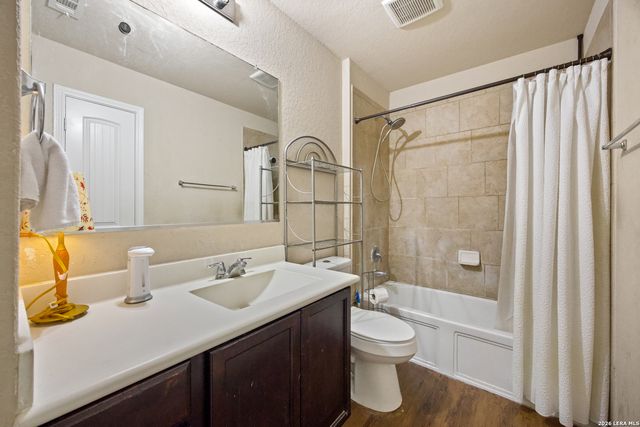 1918 Marbach Woods, San Antonio, TX 78245