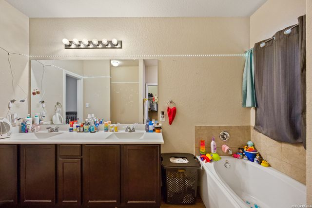 1918 Marbach Woods, San Antonio, TX 78245