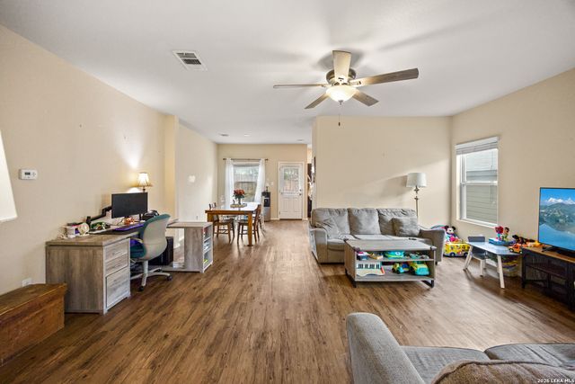 1918 Marbach Woods, San Antonio, TX 78245