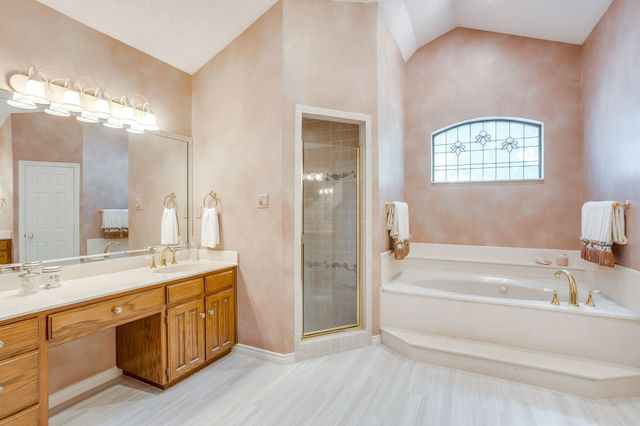 2006 Lake Country Drive, Arlington, TX 76012