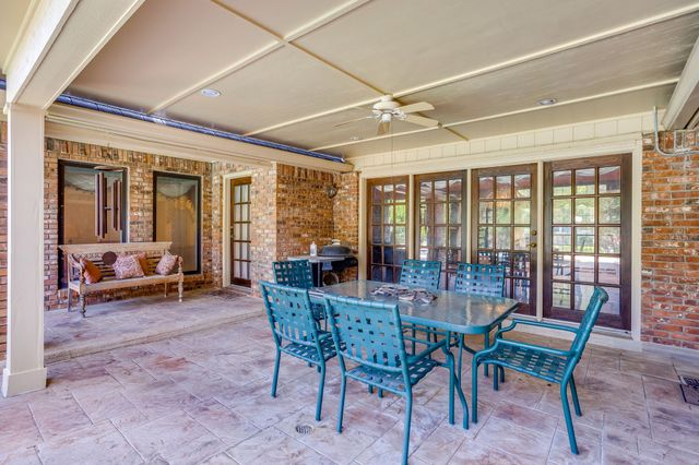 2006 Lake Country Drive, Arlington, TX 76012