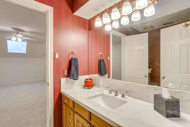 2006 Lake Country Drive, Arlington, TX 76012