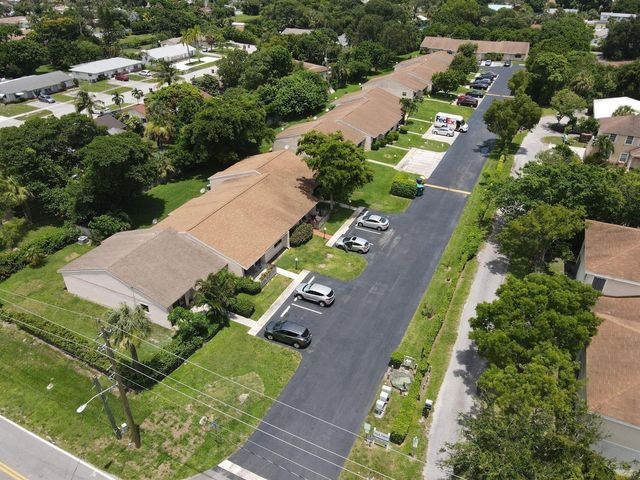 3765 Park Lane Villas Road, West Palm Beach, FL 33403