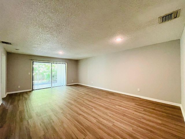 3765 Park Lane Villas Road, West Palm Beach, FL 33403