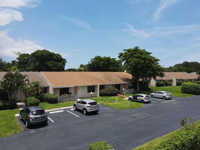 3765 Park Lane Villas Road, West Palm Beach, FL 33403