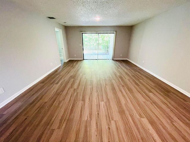 3765 Park Lane Villas Road, West Palm Beach, FL 33403