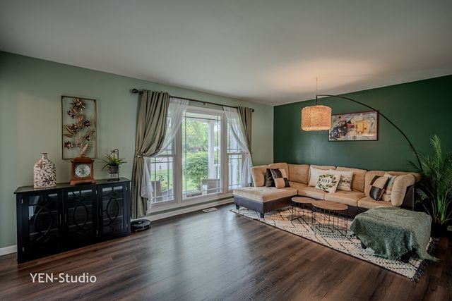 1713 Chestnut Hill Road, Plainfield, IL 60586