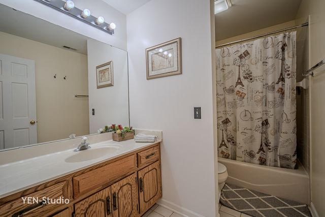 1713 Chestnut Hill Road, Plainfield, IL 60586