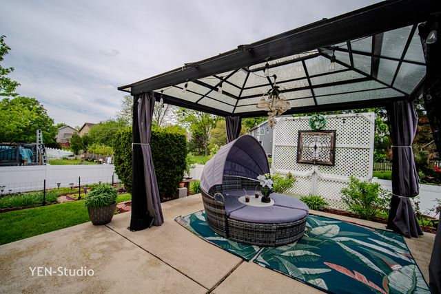 1713 Chestnut Hill Road, Plainfield, IL 60586