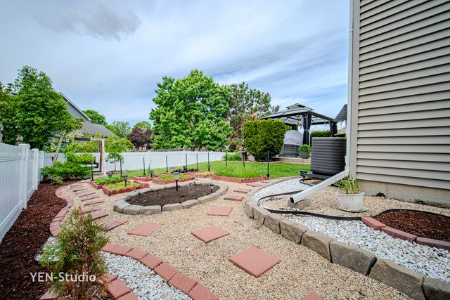 1713 Chestnut Hill Road, Plainfield, IL 60586