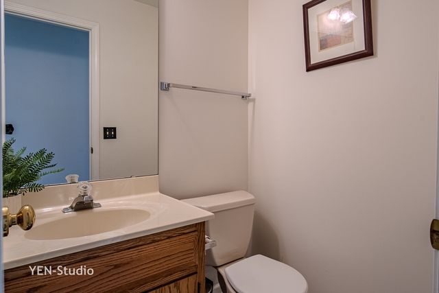 1713 Chestnut Hill Road, Plainfield, IL 60586