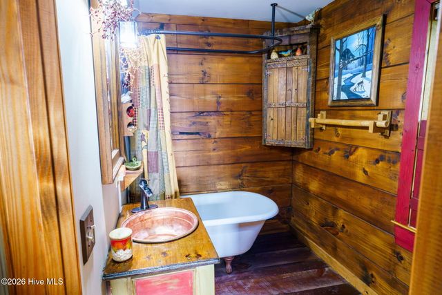 1300 Timberwood Drive, Marble, NC 28905