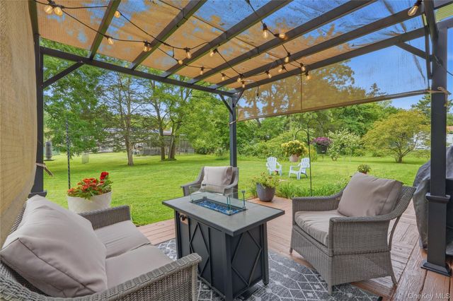 24 Esther Place, Lake Katrine, NY 12449