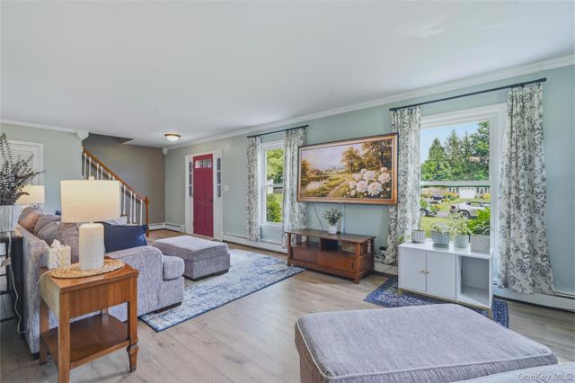 24 Esther Place, Lake Katrine, NY 12449