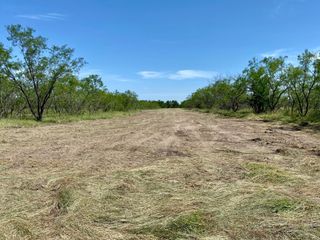 04LD 1127 LCR 607, Groesbeck, TX 76642