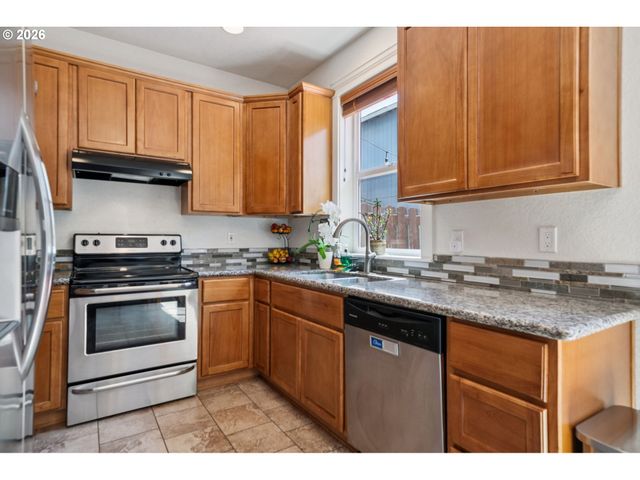 13546 Se STEELE St, Portland, OR 97236