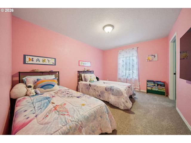 13546 Se STEELE St, Portland, OR 97236