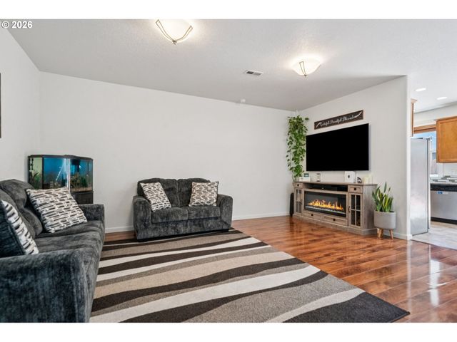 13546 Se STEELE St, Portland, OR 97236