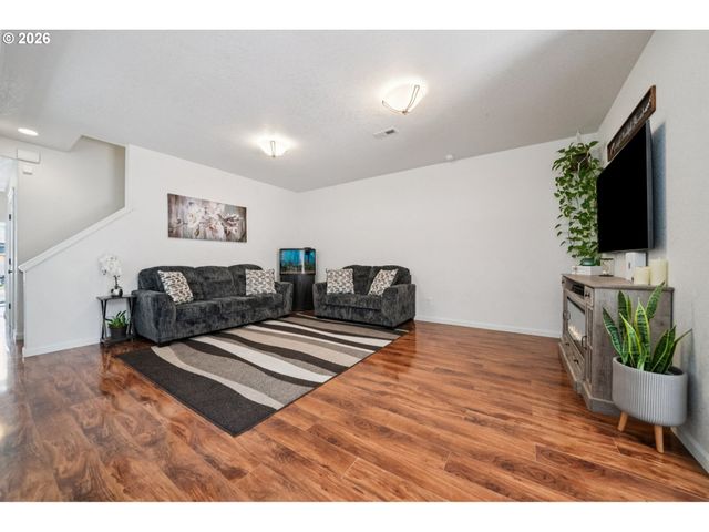 13546 Se STEELE St, Portland, OR 97236
