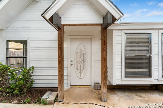 9611 Simplicity Dr, San Antonio, TX 78245