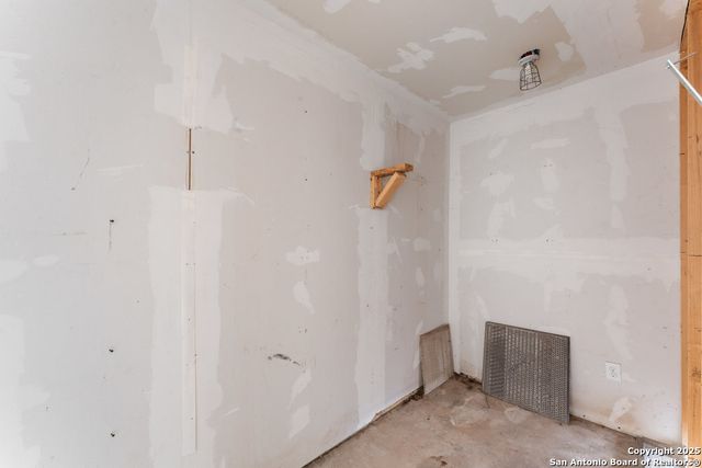9611 Simplicity Dr, San Antonio, TX 78245
