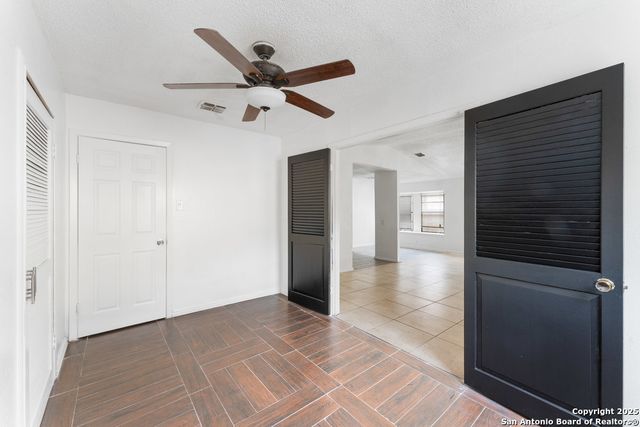 9611 Simplicity Dr, San Antonio, TX 78245