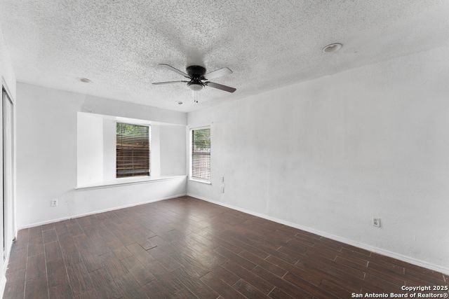 9611 Simplicity Dr, San Antonio, TX 78245