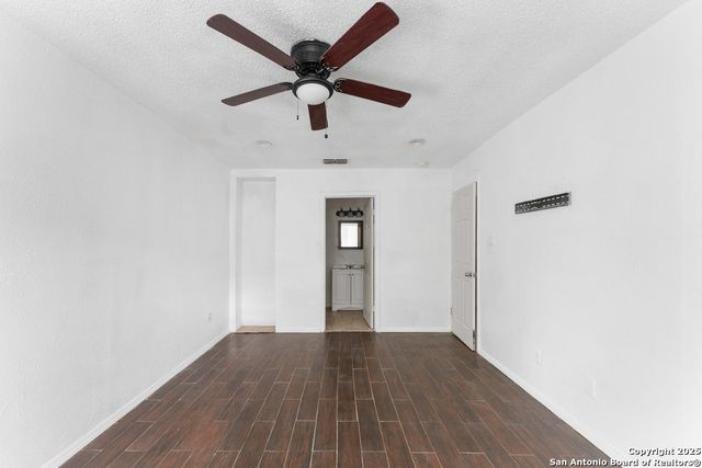 9611 Simplicity Dr, San Antonio, TX 78245