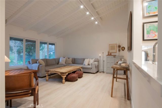2170 Vista Entrada, Newport Beach, CA 92660