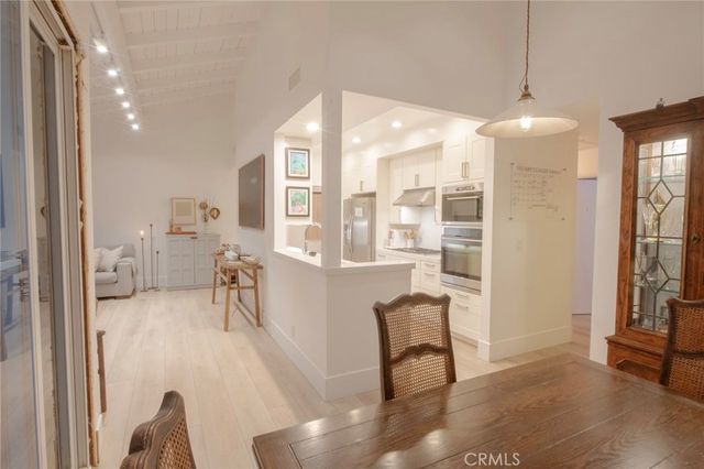 2170 Vista Entrada, Newport Beach, CA 92660