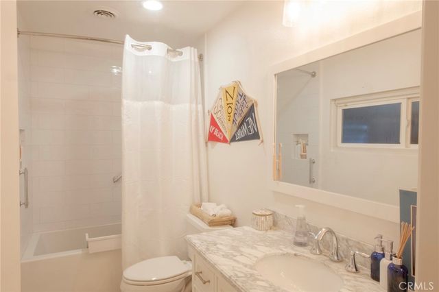 2170 Vista Entrada, Newport Beach, CA 92660