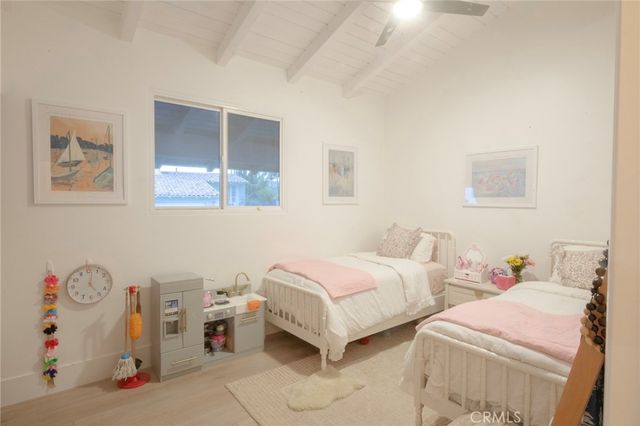 2170 Vista Entrada, Newport Beach, CA 92660