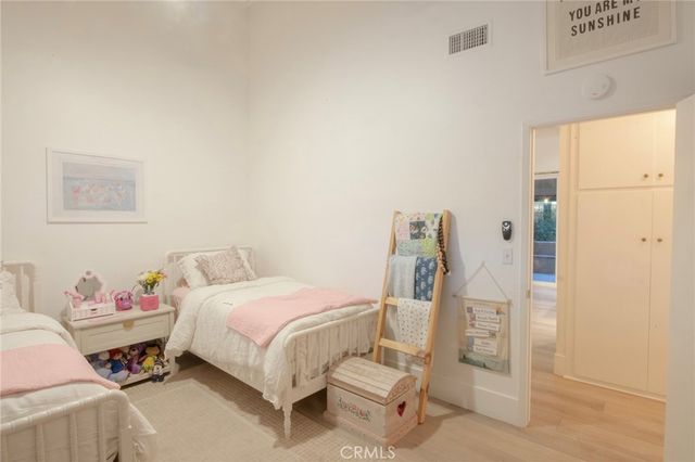 2170 Vista Entrada, Newport Beach, CA 92660