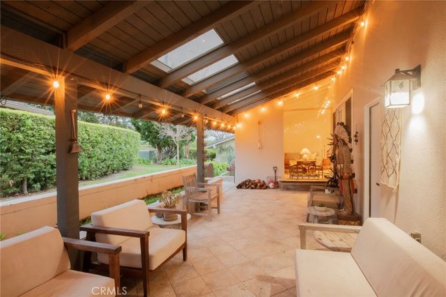 2170 Vista Entrada, Newport Beach, CA 92660