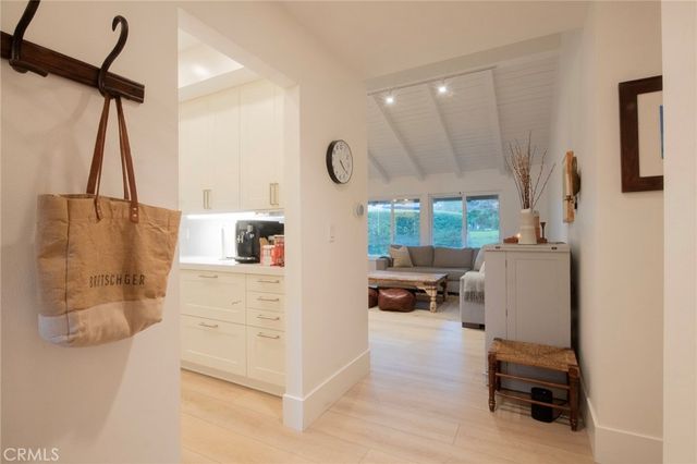 2170 Vista Entrada, Newport Beach, CA 92660