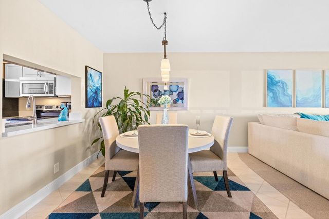 7076 Huntington Lane 802, Delray Beach, FL 33446