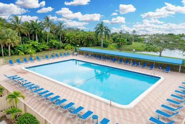 7076 Huntington Lane 802, Delray Beach, FL 33446