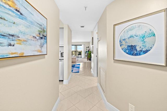 7076 Huntington Lane 802, Delray Beach, FL 33446