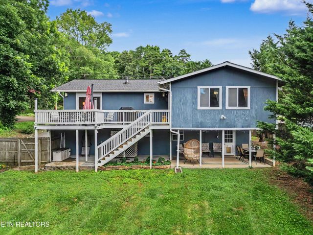 1201 Foxcrolf Drive, Knoxville, TN 37923