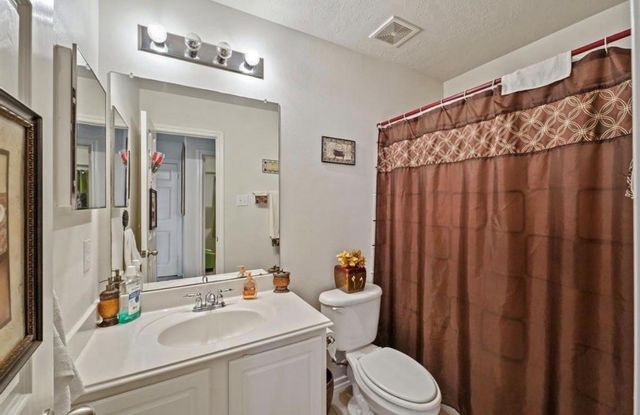 13134 Peppergate Lane, Houston, TX 77044